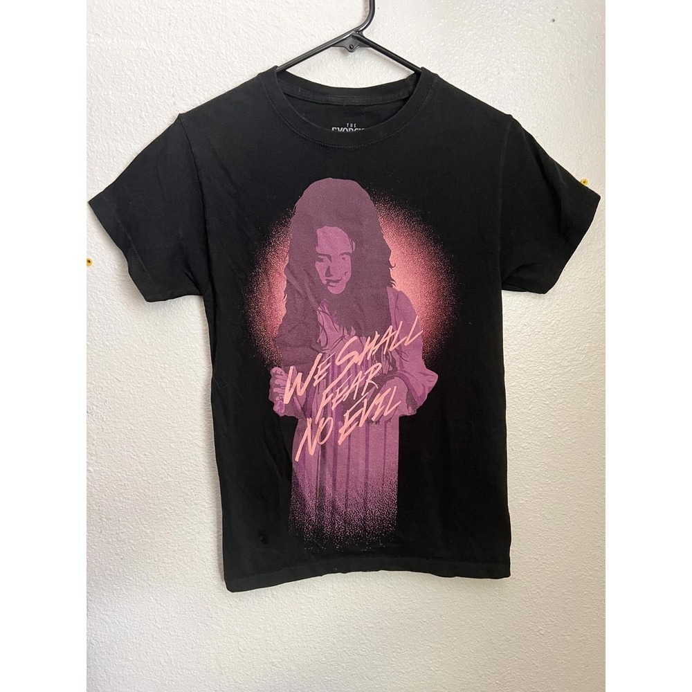 The Exorcist Believer Graphic Hot Topic T-Shirt size Small